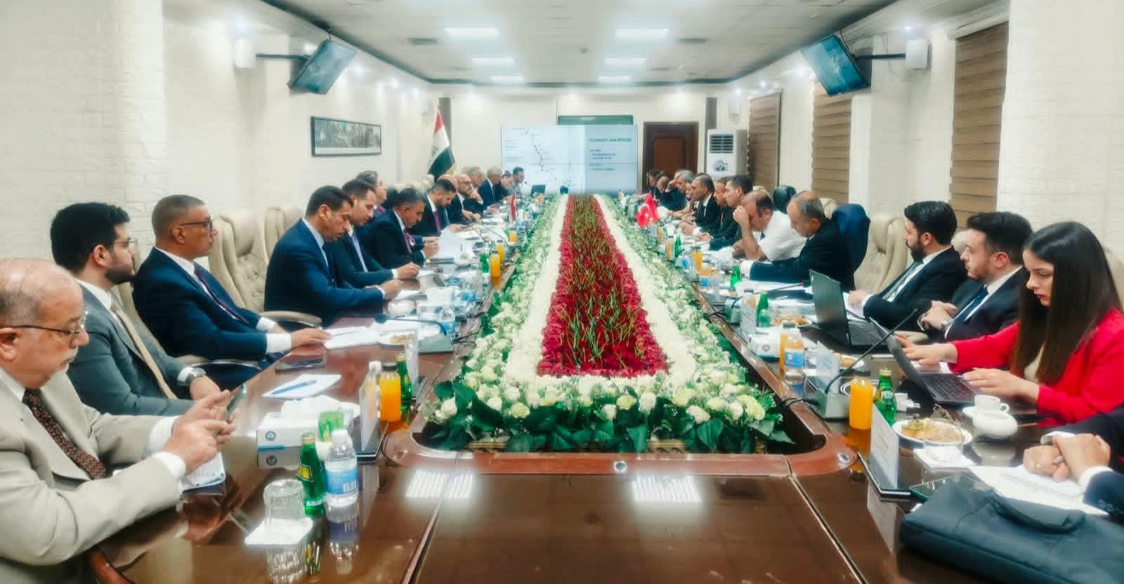 شفق نيوز..تركز على الجانب المالي.. اجتماع ثانٍ للعراق وتركيا لبحث طريق التنمية