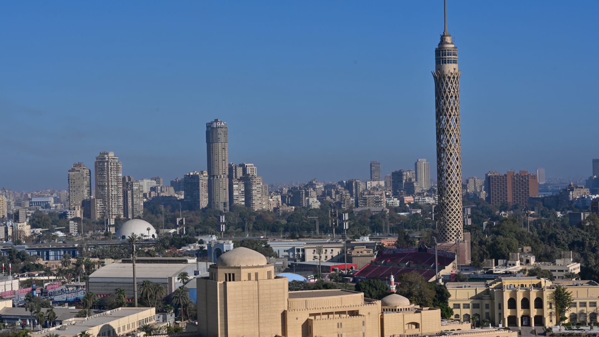 مصر.. فيديو ضرب شقيقين لوالدتهما ووزارة الداخلية تعلق
