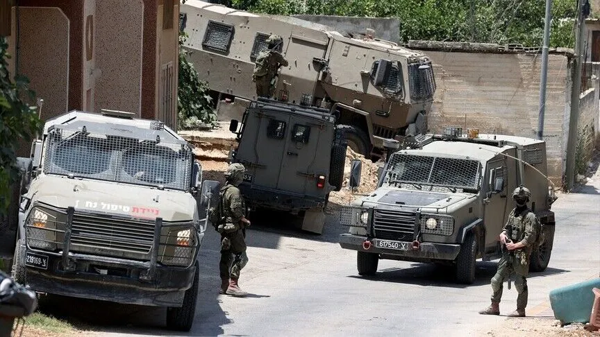 إصابة 9 فلسطينيين وصحفيين أجنبيين اثنين بهجمات لمستوطنين في الضفة