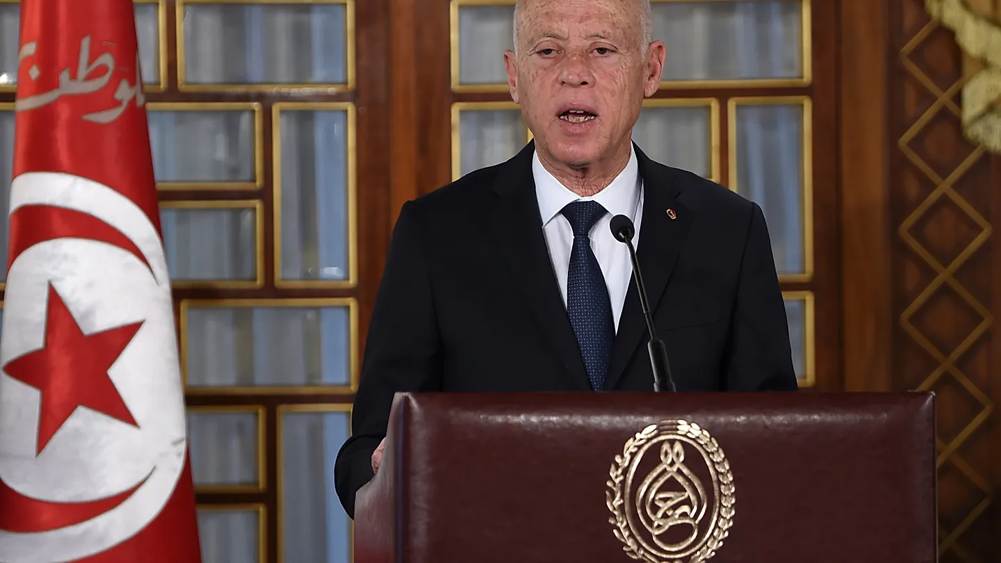 تونس تغرق في أزمة عطش.. وسعيّد يتحدث عن “أعمال مدبّرة لتأجيج الأوضاع”