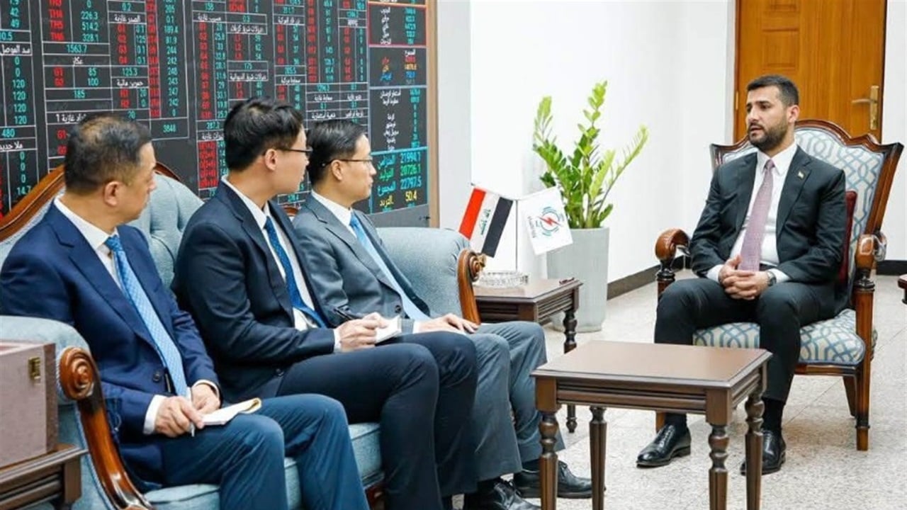 العراق والصين يبحثان إنشاء محطات توليد كهرباء بخارية وشمسية