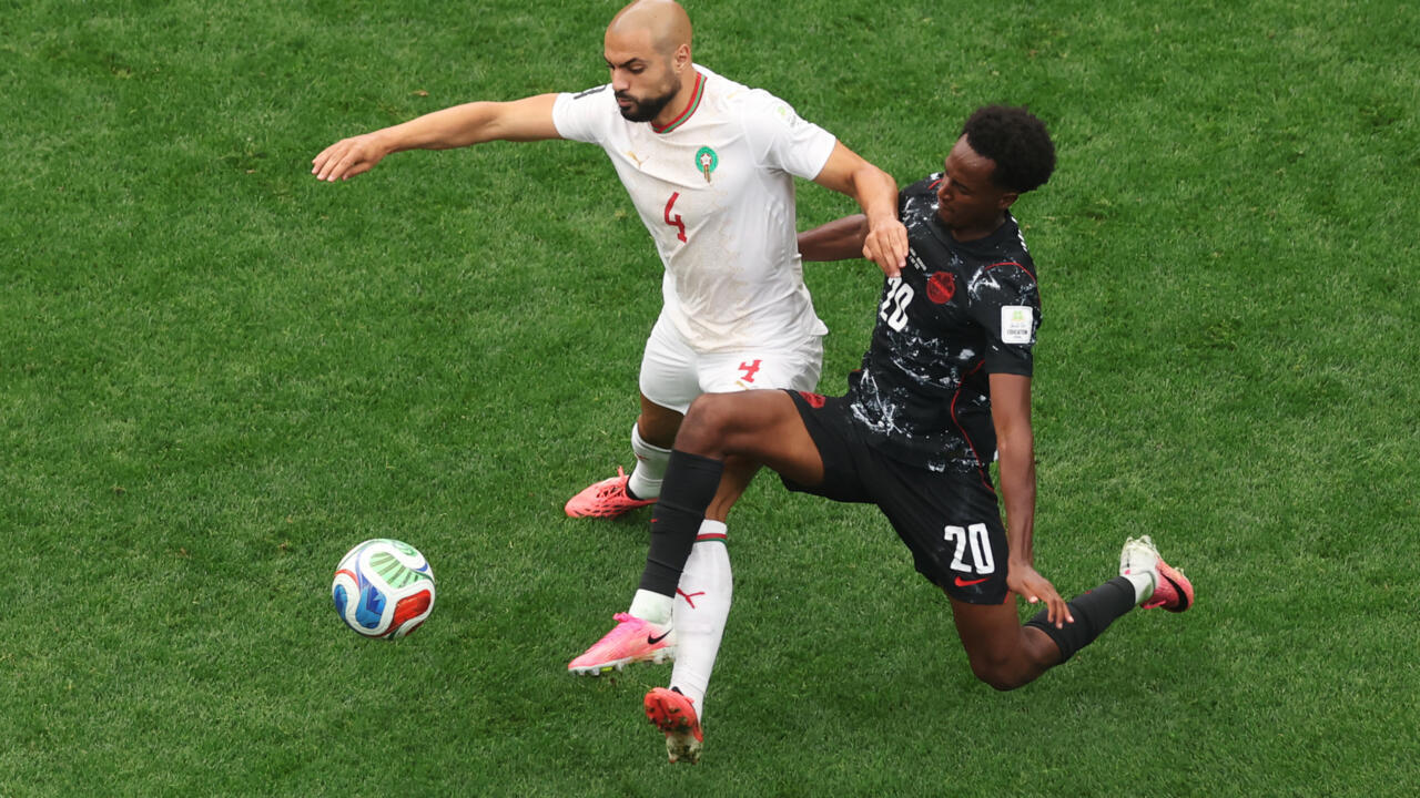 المغربي سفيان أمرابط ينتقل إلى أياكس الهولندي حتى 2028