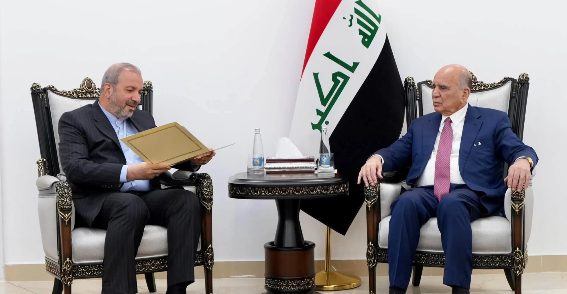شفق نيوز..فؤاد حسين يستعرض جهود التهدئة مع السفير الإيراني ويتسلم رسالة من عراقجي