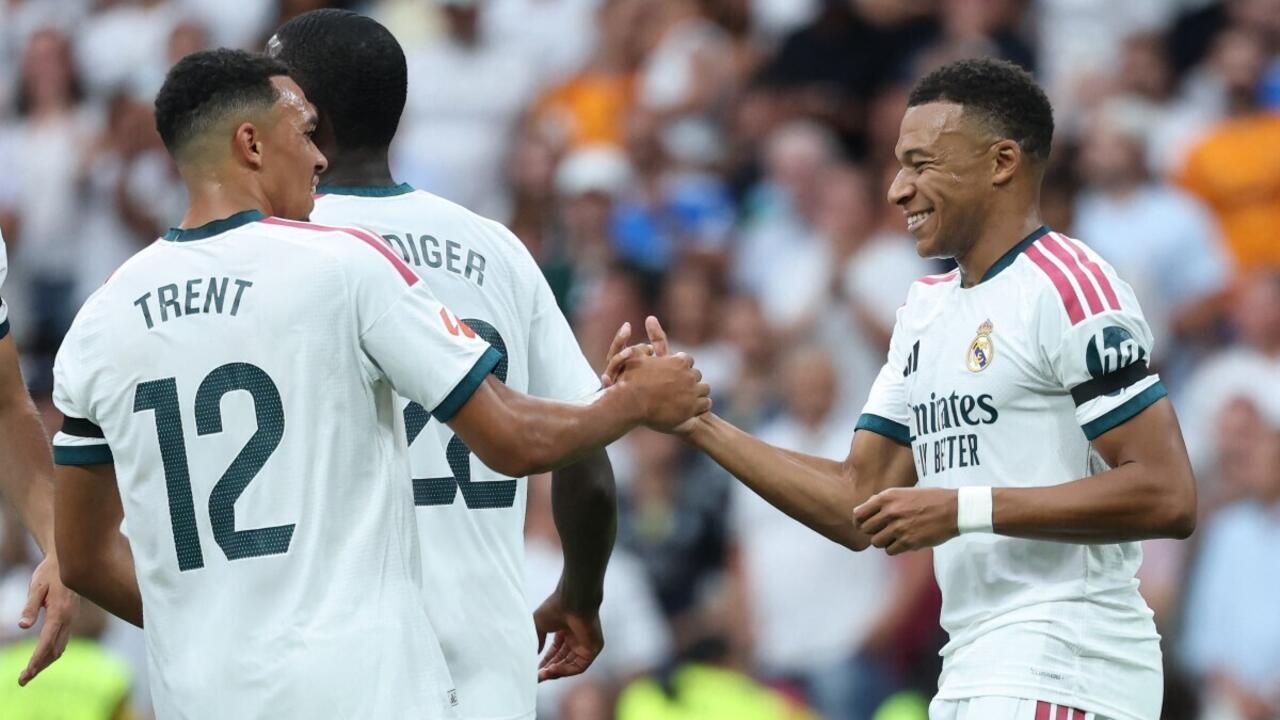 ريال مدريد يكتسح ملقة برباعية ويعتلي صدارة الدوري الإسباني