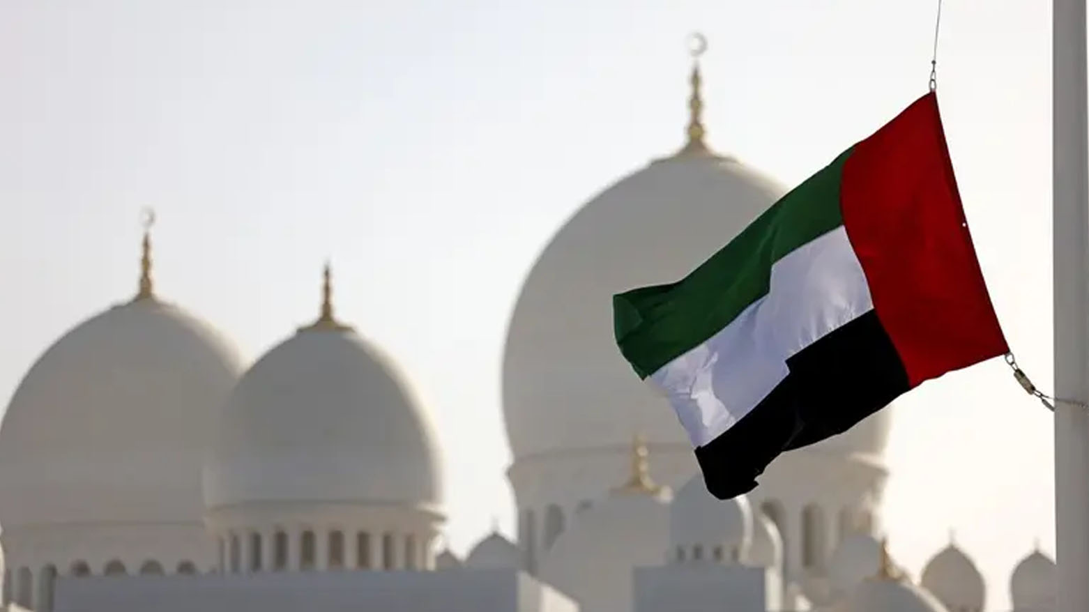الإمارات تعلن التصدي لمسيّرة فوق مياهها الإقليمية قادمة من إيران