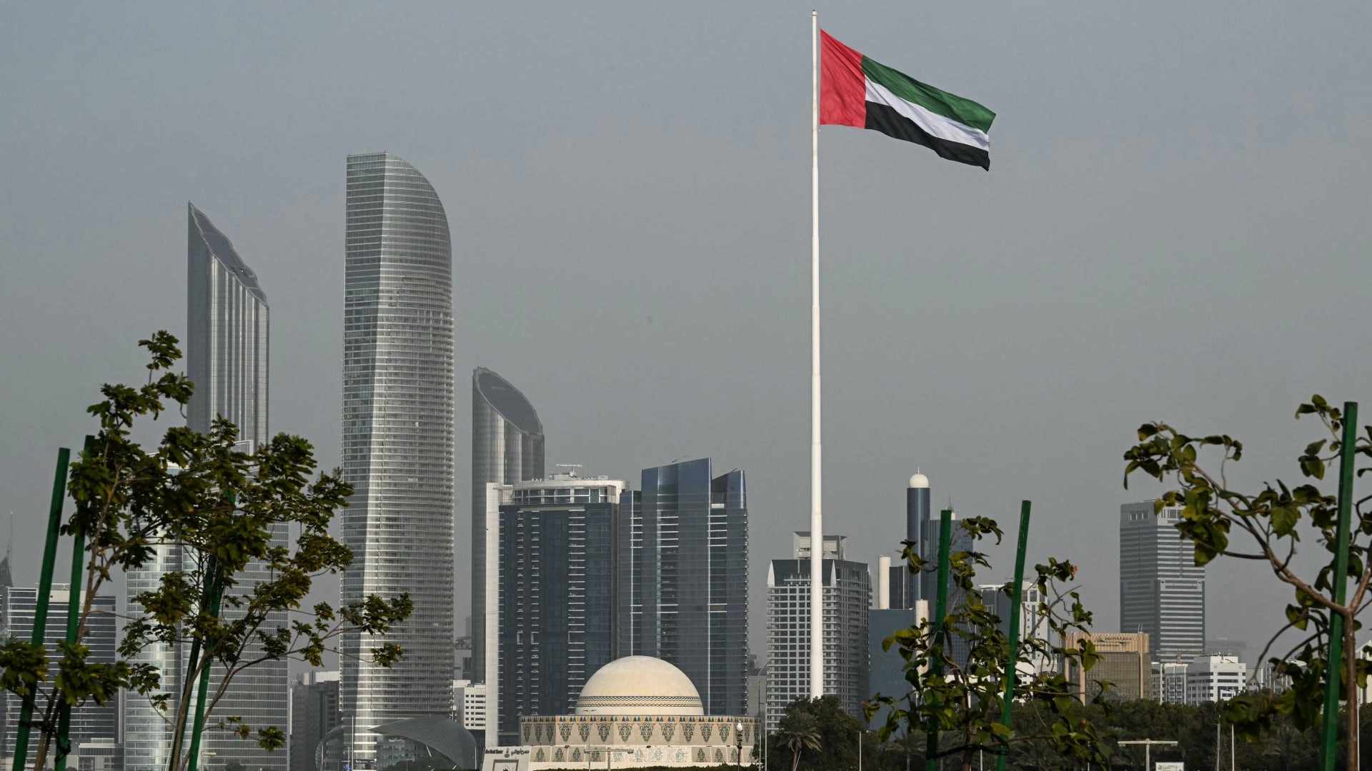 الإمارات: التعامل مع مسيّرة إيرانية فوق مياه الدولة