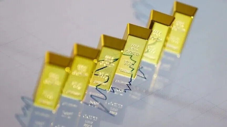 الذهب يتراجع إلى أدنى مستوى في أسبوعين إثر التصعيد الأمريكي – الإيراني