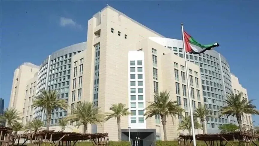 الإمارات تدعو لوقف هجمات إيران على المنطقة وتحتفظ بحق الرد