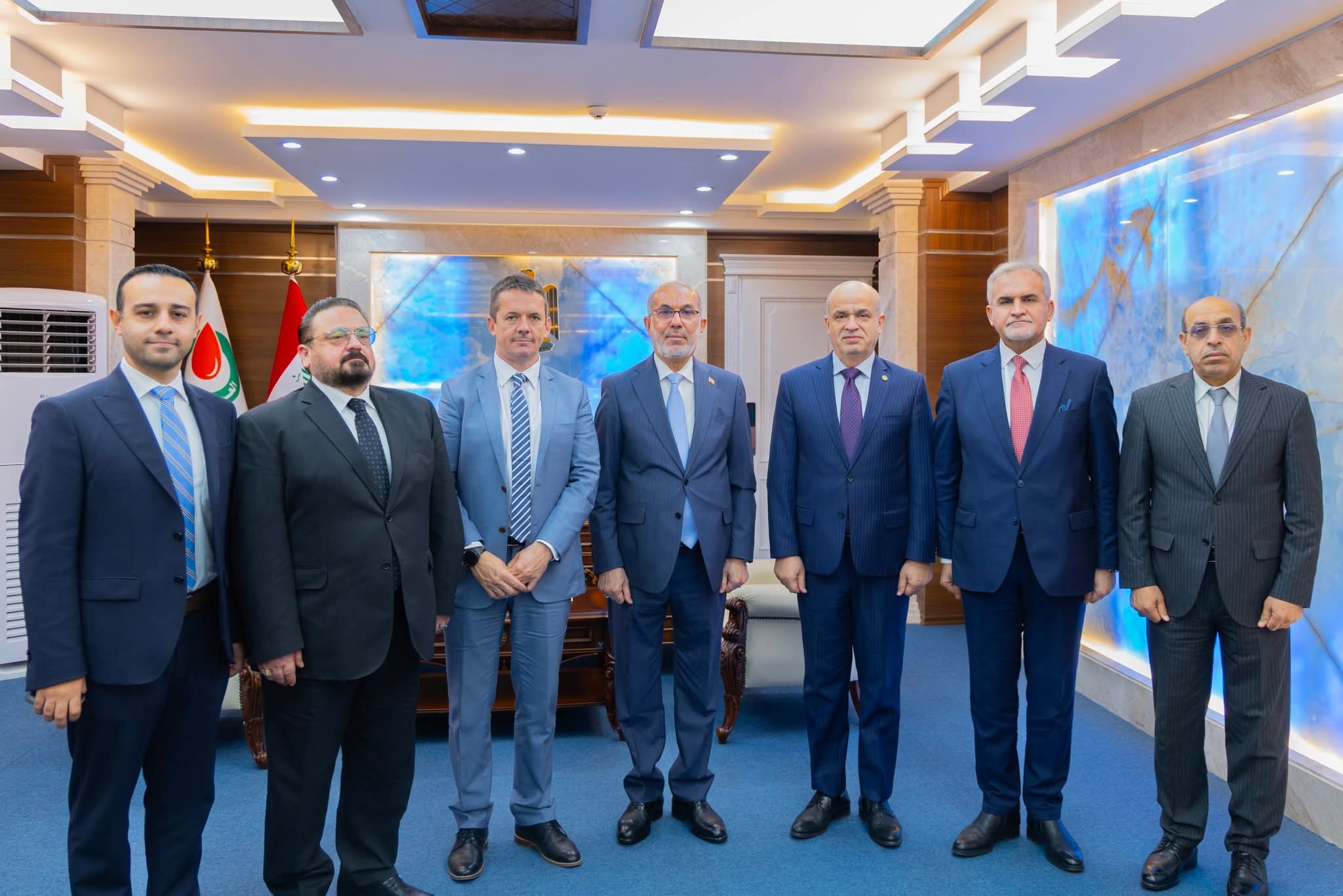 وزير النفط يبحث مع وفد من شركة “GULF” الامريكية الموضوعات الخاصة بقطاعي النقل والتخزين
