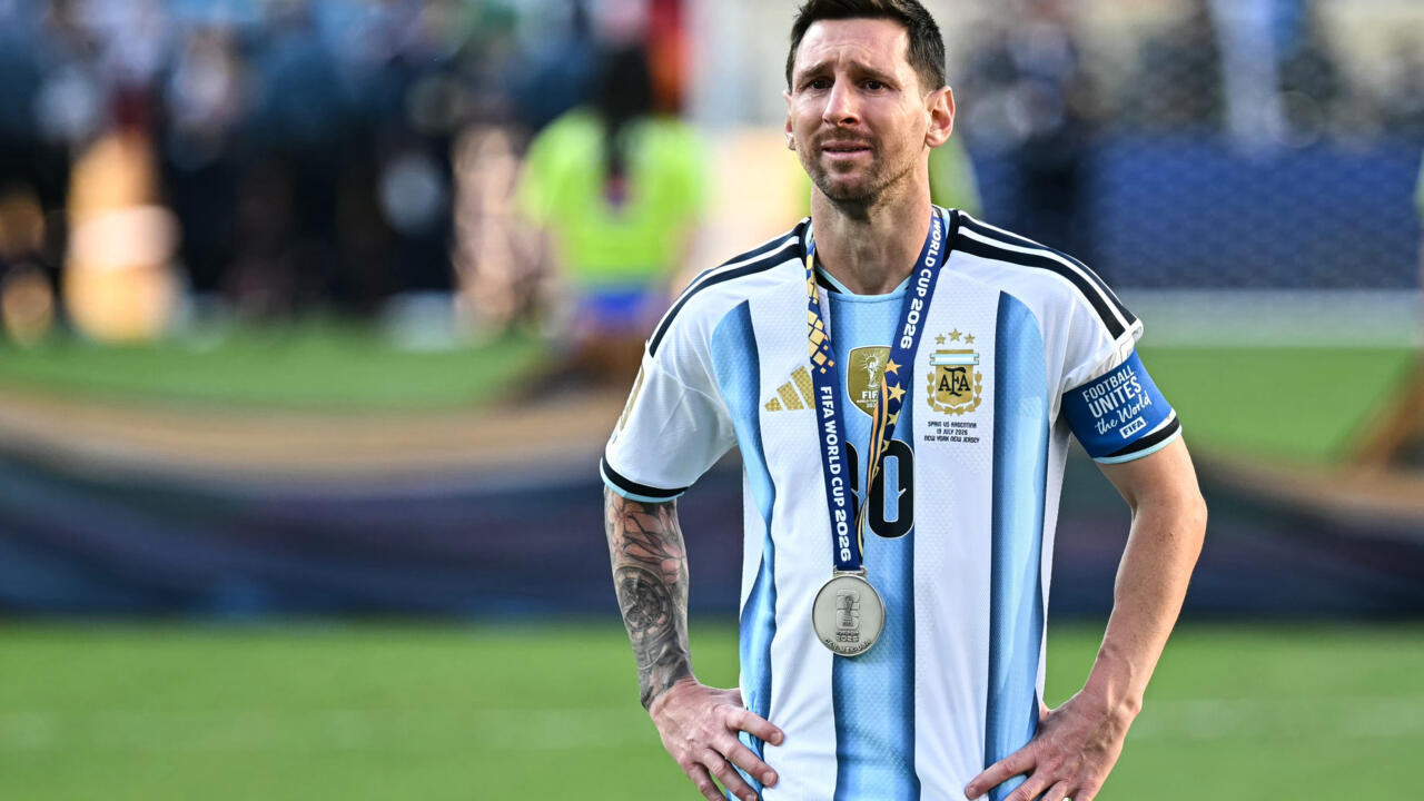ميسي يُعلن اعتزاله اللعب الدولي مع المنتخب الأرجنتيني