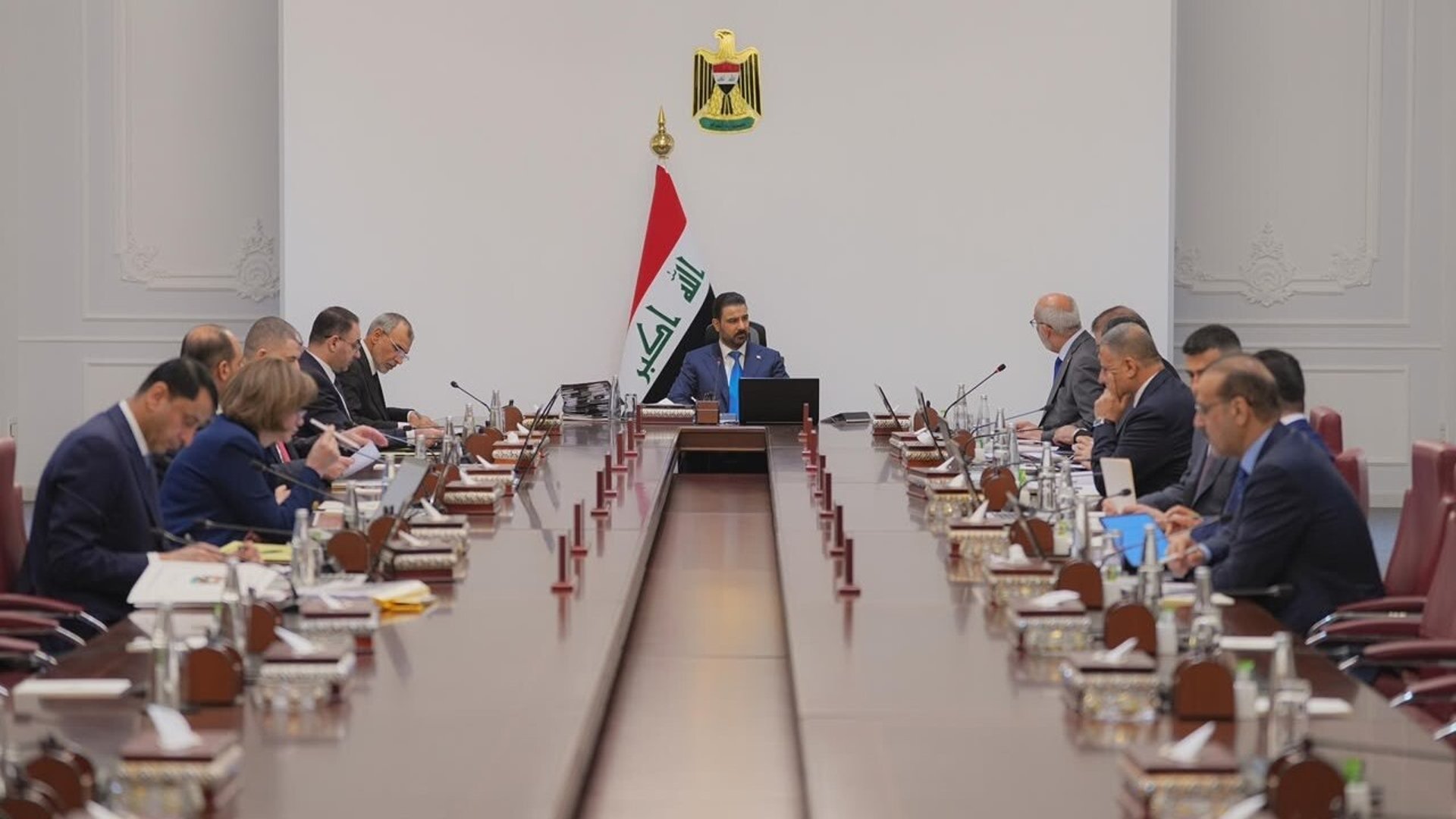 توجيه بـ “ترقية شهيدي الدورة”.. الحكومة تعبر عن اعتزازها ورعايتها