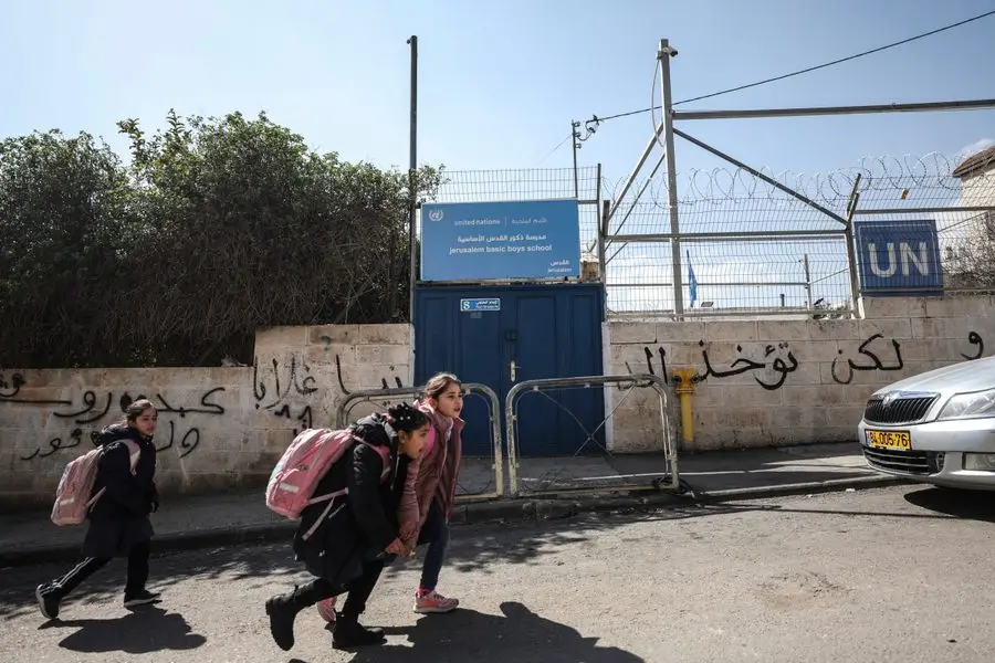 الاحتلال يفرض منهاجه على 45 ألف طالب مقدسي والمحافظة تستنكر وتعتبره انتهاكا للقانون الدولي