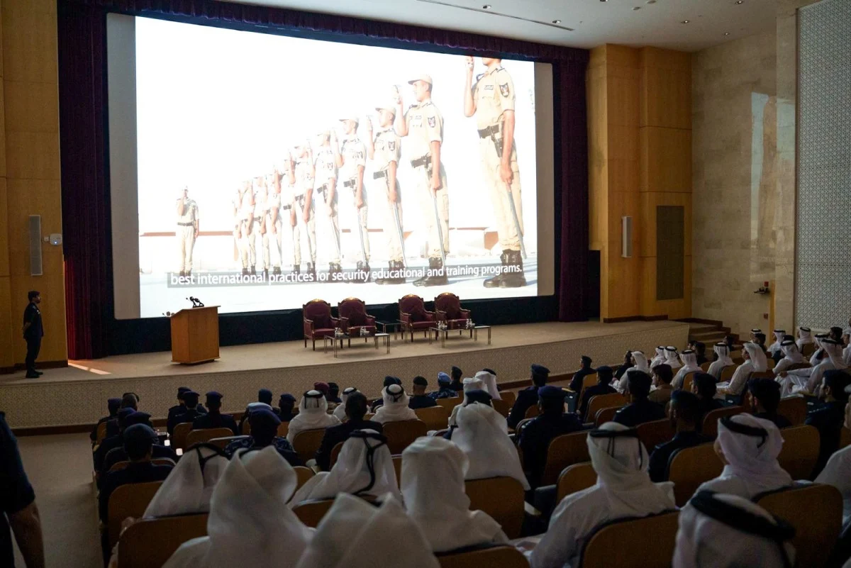 أكاديمية الشرطة تستعرض برامج كلية راس لفان للطوارئ والسلامة