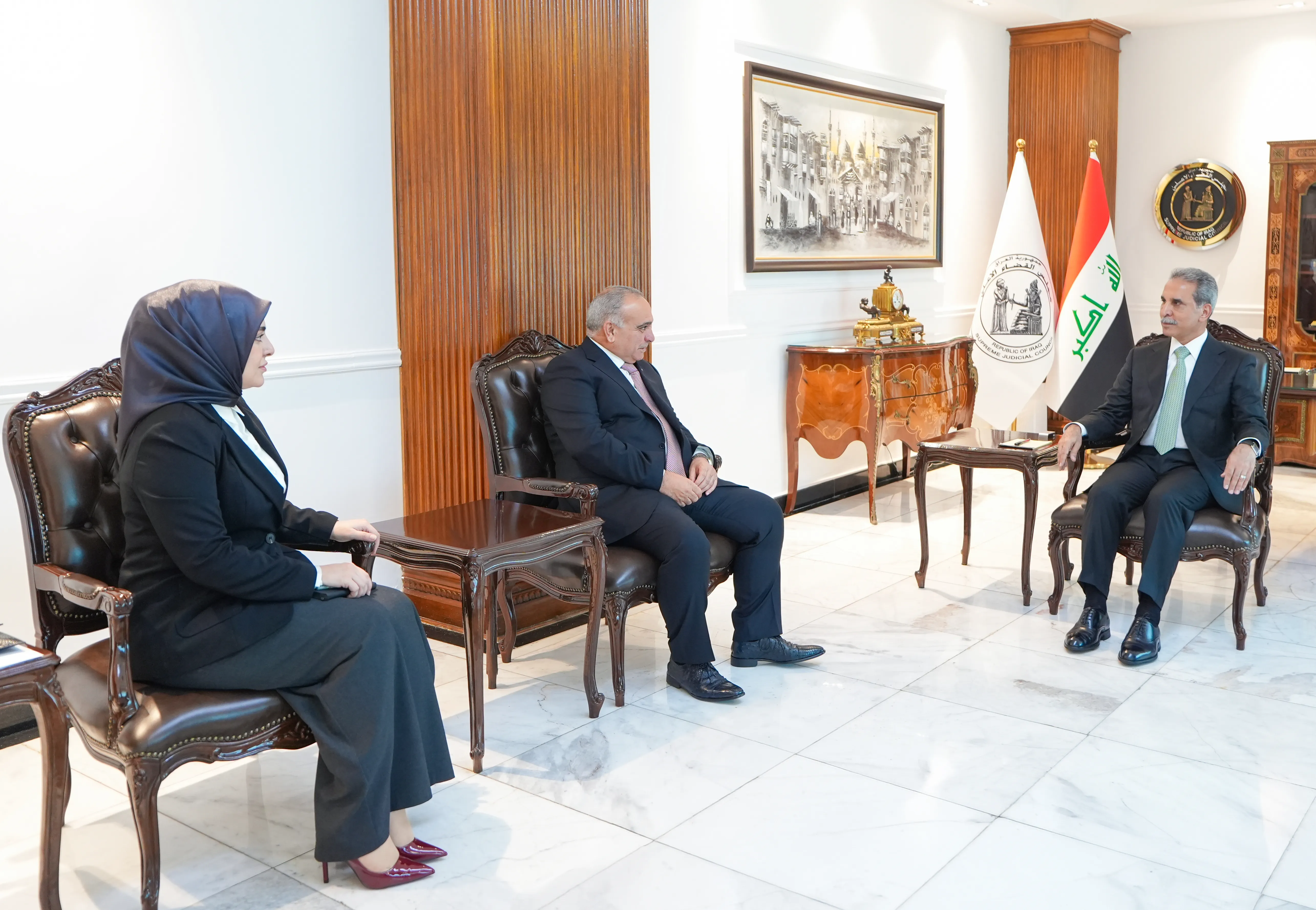 القاضي زيدان يبحث مع رئيس هيئة الاستثمار المعالجة القانونية للإجازات المتلكئة