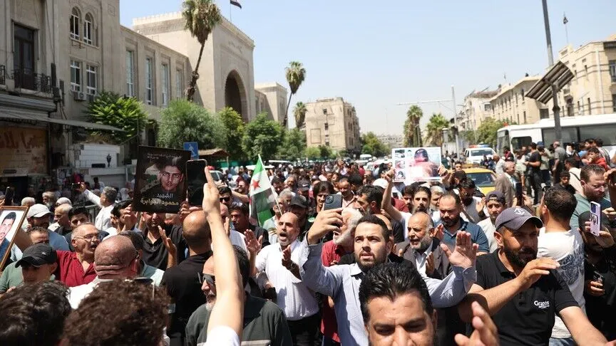 سوريا.. ترحيب شعبي بأحكام الإعدام على رموز النظام المخلوع