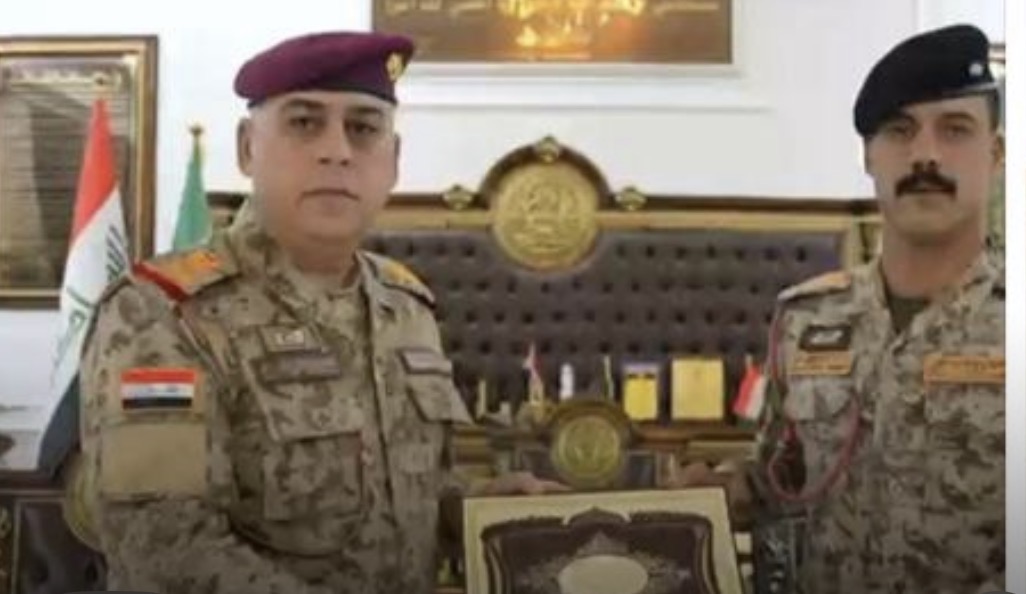 قيادة عمليات كركوك تكرم ضابطا اسقط طائرة مسيرة