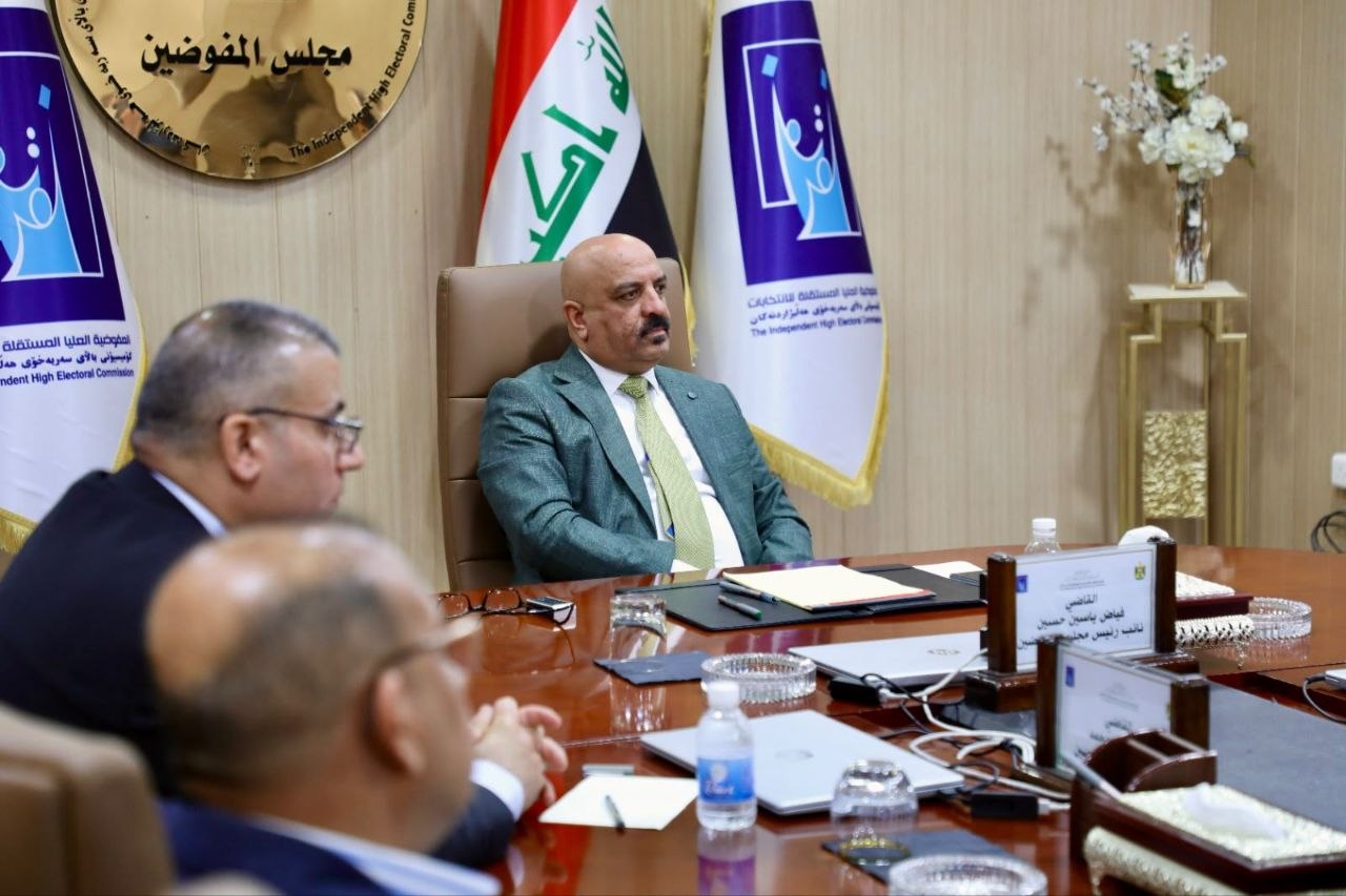 مفوضية الانتخابات تناقش مع الداخلية امكانية استخدام البطاقة الموحدة في العملية الانتخابية