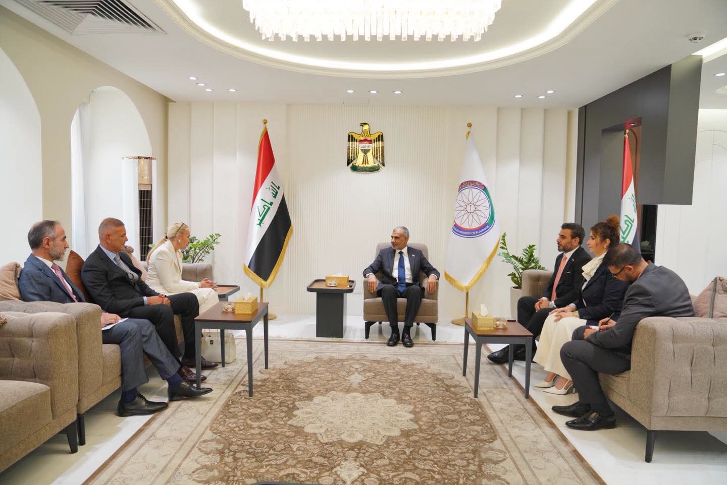 وزير المالية يؤكد للأميرة استريد فون ليختنشتاين امتلاك العراق فرصا واعدة في قطاعات اقتصادية متعددة