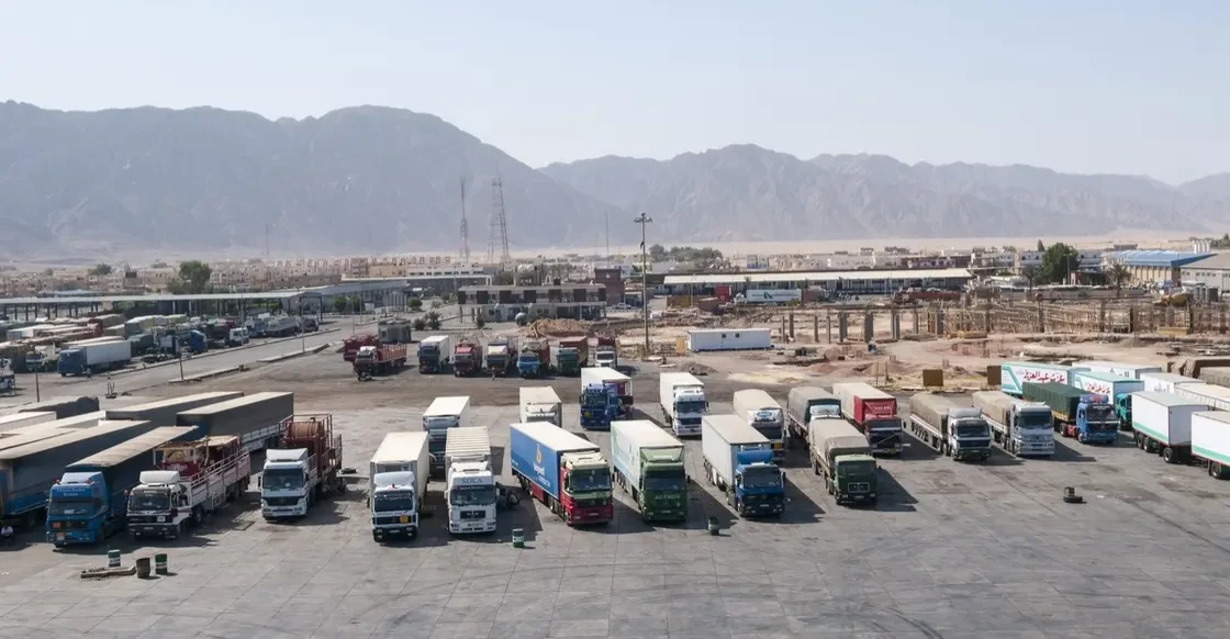 بعد توقف أسبوعين.. مصر توافق على دخول الشاحنات العراقية لأراضيها