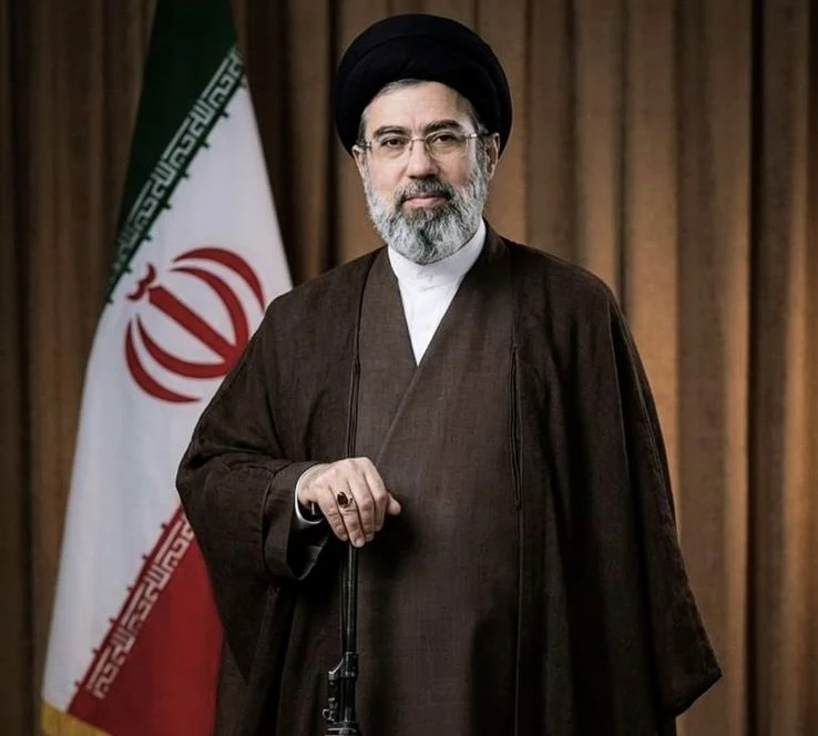 قائد الثورة الاسلامية يصدر أوامر بتعيين عدد من القادة العسكريين